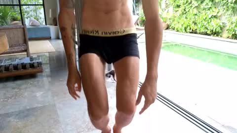 Lin inst lingoodyy online show from 02-19-25, 02:44