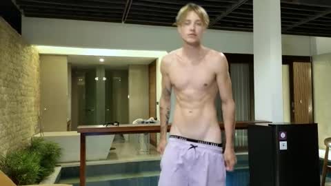 Lin inst lingoodyy online show from 02-06-26, 01:25