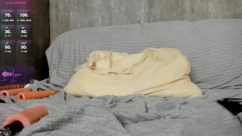 crysta liza online show from 10-30-25, 10:10