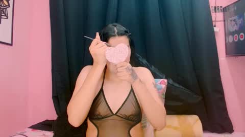 Snapshot of crystal420_ chatting on 11-16-25, 04:18 Instagram cristal espinosa1 online show from 11-16-25, 04:18