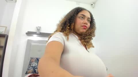 Snapshot of crystal_butterfly1 chatting on 12-27-24, 05:26 crystal_butterfly1 online show from 12-27-24, 05:26