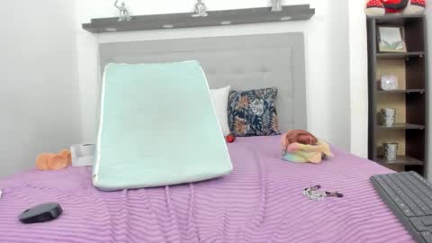 Snapshot of crystal_butterfly1 chatting on 01-16-25, 05:33 crystal_butterfly1 online show from 01-16-25, 05:33