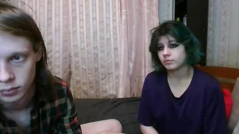 Crystal and Marcl online show from 02-04-25, 03:44