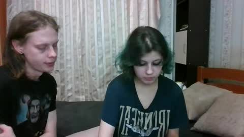 Crystal and Marcl online show from 03-05-25, 08:21
