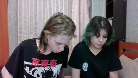 Crystal and Marcl online show from 03-09-25, 02:54