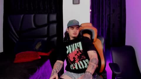 Snapshot of crystal_stuart chatting on 01-08-25, 08:27 crystal_stuart online show from 01-08-25, 08:27