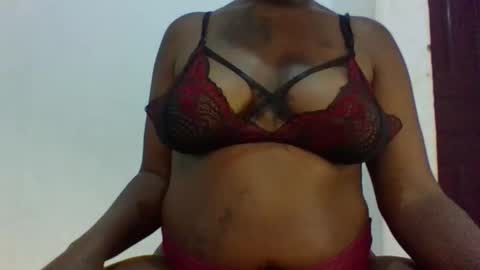 crystal_viv_1 online show from 10-29-25, 02:08