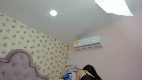 Snapshot of crystal_watson0 chatting on 07-13-26, 01:36 Milf Latina online show from 07-13-26, 01:36