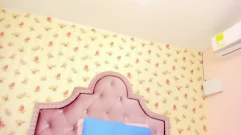 Snapshot of crystal_watson0 chatting on 08-05-26, 03:15 Milf Latina online show from 08-05-26, 03:15