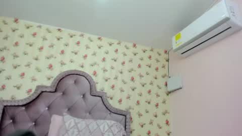 Snapshot of crystal_watson0 chatting on 08-07-26, 02:41 Milf Latina online show from 08-07-26, 02:41