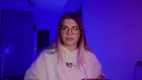 crystalblush01 online show from 04-30-26, 08:57