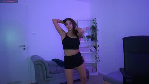 Snapshot of crystalbrunette18 chatting on 04-18-26, 07:07 Crystalbrunette18 online show from 04-18-26, 07:07