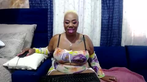 Snapshot of crystaljes chatting on 01-22-25, 04:02 crystaljes online show from 01-22-25, 04:02