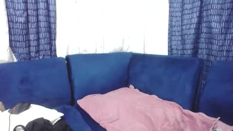 Snapshot of crystaljes chatting on 02-11-25, 04:35 crystaljes online show from 02-11-25, 04:35