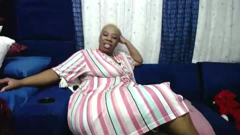 Snapshot of crystaljes chatting on 02-16-25, 10:32 crystaljes online show from 02-16-25, 10:32