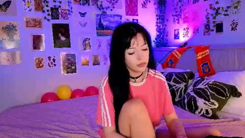 Snapshot of crystall0ve chatting on 06-24-26, 03:33 crystall0ve online show from 06-24-26, 03:33