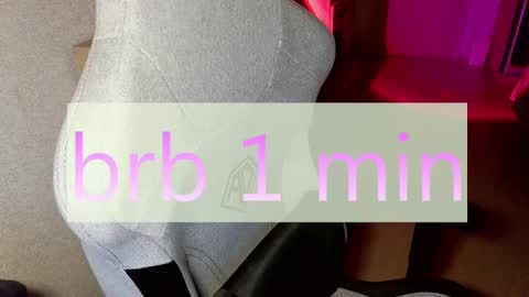 Snapshot of crystallkris chatting on 01-05-25, 03:11 Kristina online show from 01-05-25, 03:11