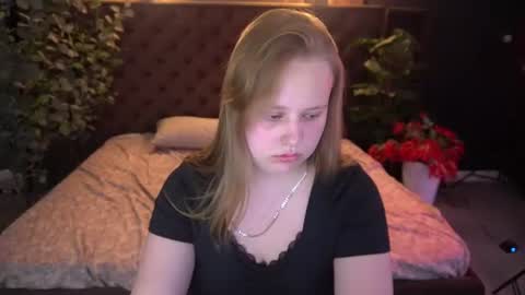 crystallpaws_ online show from 06-24-26, 05:39