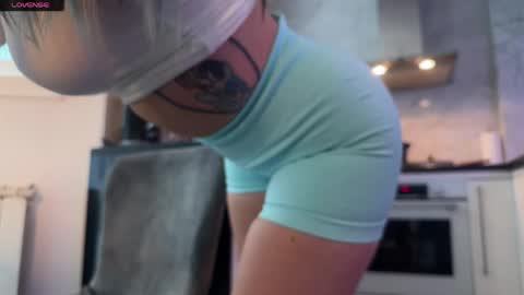 Snapshot of crystalnova_ chatting on 04-22-26, 11:34 Kristina online show from 04-22-26, 11:34