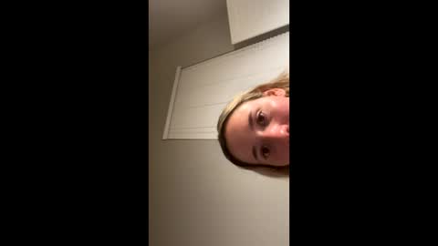 Snapshot of crystalstarlet chatting on 09-28-25, 06:41 Nikki online show from 09-28-25, 06:41