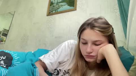 Snapshot of crystalstipp chatting on 07-05-26, 04:19 crystalstipp online show from 07-05-26, 04:19