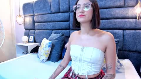 Snapshot of crystalstonee1 chatting on 03-31-26, 08:31 Crystal online show from 03-31-26, 08:31