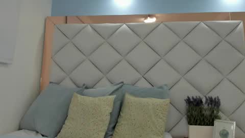 Snapshot of crystalstonee1 chatting on 04-13-26, 10:26 Crystal online show from 04-13-26, 10:26