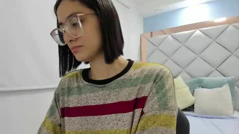 Snapshot of crystalstonee1 chatting on 04-29-26, 10:05 Crystal online show from 04-29-26, 10:05