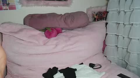 MissCrystal online show from 12-04-25, 02:43