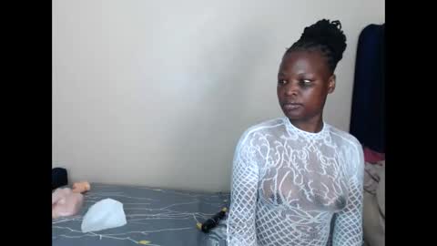 crystalxebony online show from 11-13-25, 05:06