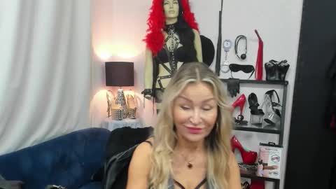 CrystalHotty online show from 10-21-25, 04:46