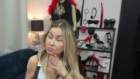 CrystalHotty online show from 03-18-26, 05:32