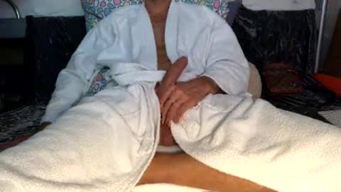 Snapshot of crzcrz chatting on 10-12-25, 11:37 crzcrz online show from 10-12-25, 11:37