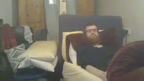 Snapshot of cs014g8493 chatting on 03-11-26, 01:44 chris online show from 03-11-26, 01:44