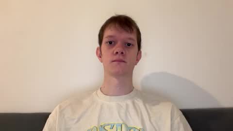 Snapshot of cube93 chatting on 10-31-25, 10:27 cube93 online show from 10-31-25, 10:27