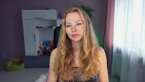 Alexia online show from 10-19-25, 06:47