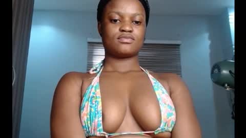 Snapshot of cum_ebony_petitxx chatting on 09-17-25, 07:21 cath online show from 09-17-25, 07:21
