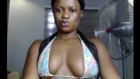 Snapshot of cum_ebony_petitxx chatting on 09-18-25, 07:21 cath online show from 09-18-25, 07:21