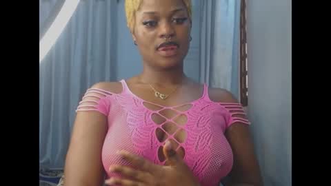 Snapshot of cum_ebony_petitxx chatting on 06-15-26, 06:59 cath online show from 06-15-26, 06:59