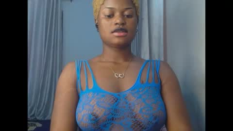 Snapshot of cum_ebony_petitxx chatting on 06-20-26, 06:38 cath online show from 06-20-26, 06:38