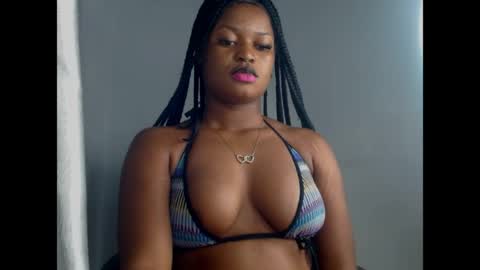 Snapshot of cum_ebony_petitxx chatting on 07-19-26, 05:33 cath online show from 07-19-26, 05:33