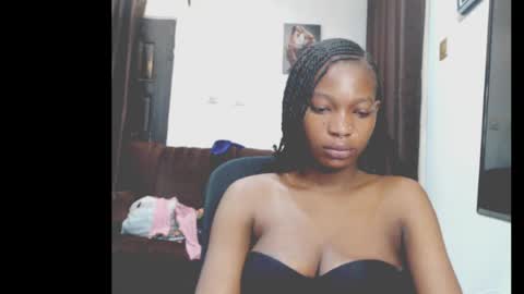 cumebony_petit online show from 04-11-26, 07:56