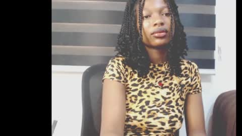 cumebony_petit online show from 05-08-26, 06:41