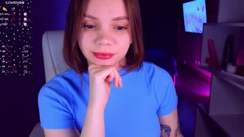 Snapshot of cumeveline chatting on 12-08-24, 03:24 Eva online show from 12-08-24, 03:24