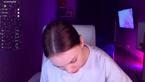 Snapshot of cumeveline chatting on 01-15-25, 05:26 Eva online show from 01-15-25, 05:26