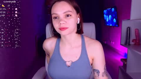 Snapshot of cumeveline chatting on 01-25-25, 02:47 Eva online show from 01-25-25, 02:47