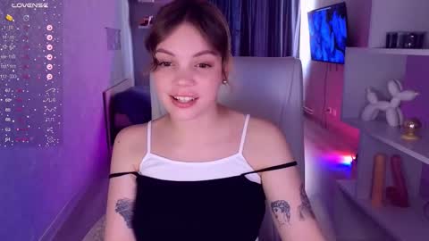 Snapshot of cumeveline chatting on 09-10-25, 03:01 Eva online show from 09-10-25, 03:01