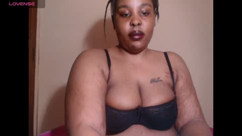 Snapshot of cumfordaddy111 chatting on 06-17-26, 07:33 Sweet mona online show from 06-17-26, 07:33