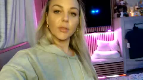 cumguzzlingskank online show from 05-07-26, 04:40