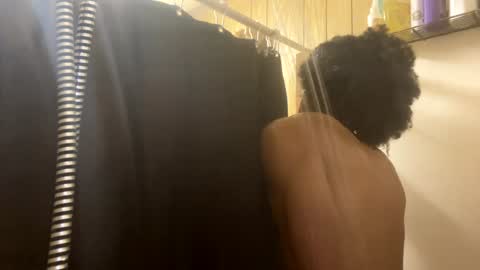 Snapshot of cumhere999 chatting on 12-03-24, 01:08 G BABY online show from 12-03-24, 01:08